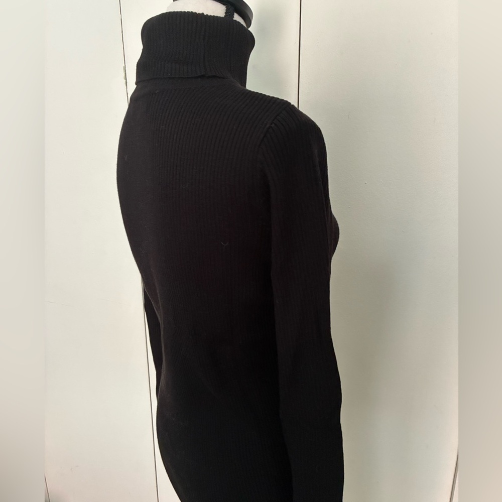Calvin Klein Elegant Black Fitted Turtleneck Sweater - Picture 7 of 15
